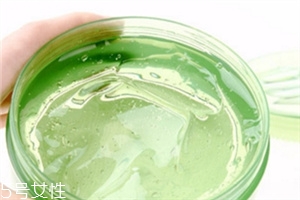 蘆薈膠可以當(dāng)身體乳嗎 蘆薈膠當(dāng)身體乳的作用 蘆薈膠可以當(dāng)身體乳嗎 蘆薈膠當(dāng)身體乳的作用