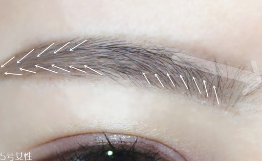 黑色眉筆怎么畫(huà)自然？淡掃眉毛輕下手
