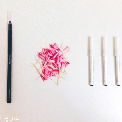 大眼睛怎么選眉筆顏色？眉色不可太淡