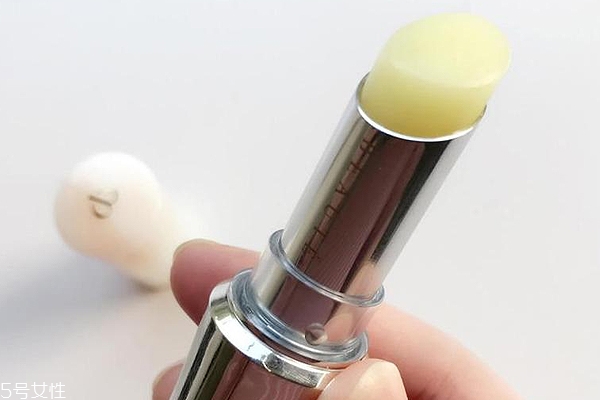 cpb精純修護(hù)唇膏好用嗎？不粘膩不泛油