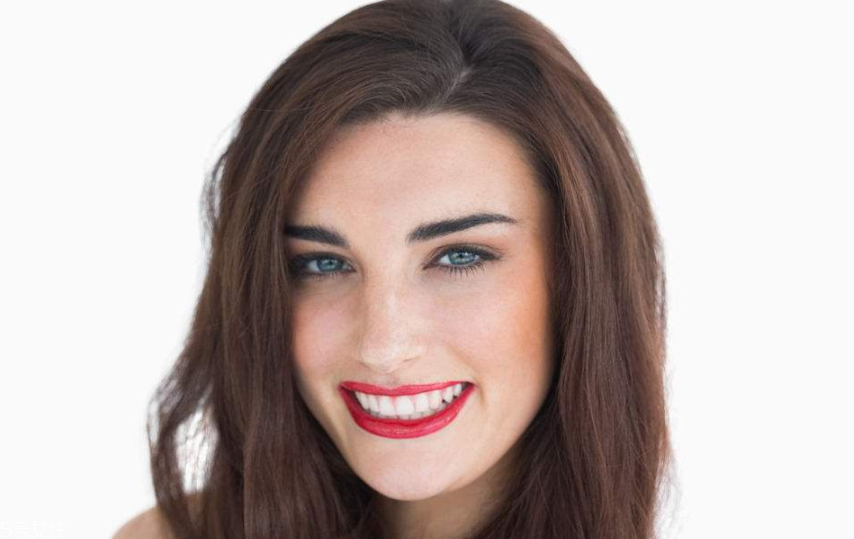 棕色頭發(fā)用什么顏色眉筆？褐色棕色都可嘗試