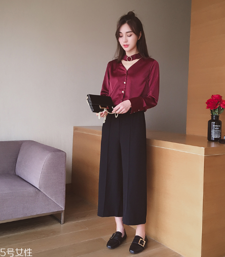 春天穿什么顏色衣服顯白？不要總是黑白灰