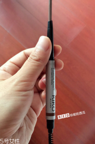 皮膚黑用什么眉筆？眉筆顏色不要太淺太紅