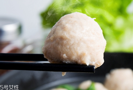 貢丸怎么燒好吃 肉丸肉質(zhì)細膩 貢丸怎么燒好吃 肉丸肉質(zhì)細膩