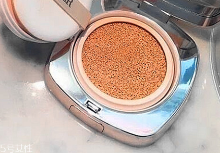 lamer新品2018奇跡煥彩氣墊粉底怎么樣？好用嗎？