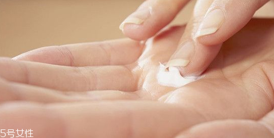 身體乳可以美白嗎 要堅持使用 身體乳可以美白嗎 要堅持使用