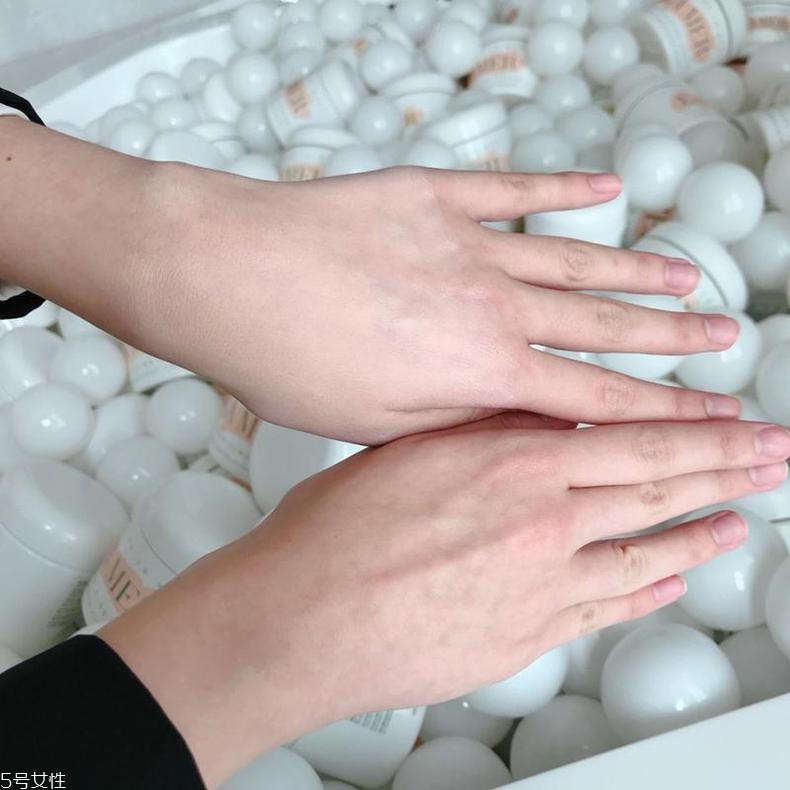 lamer新品2018奇跡煥彩氣墊粉底怎么樣？好用嗎？