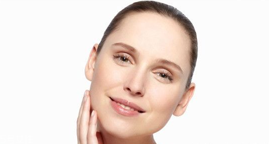 身體乳可以擦臉嗎 身體乳擦臉有這些壞處 身體乳可以擦臉嗎 身體乳擦臉有這些壞處