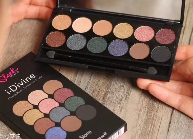 棕色眼影配什么腮紅？和唇色一致即可