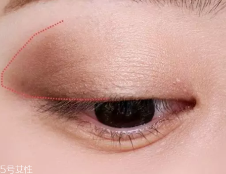 大地色眼影配什么顏色口紅？豆沙色超有氣質(zhì)