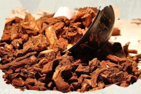 丹參能和茶葉一起喝嗎 丹參茶功效 丹參能和茶葉一起喝嗎 丹參茶功效