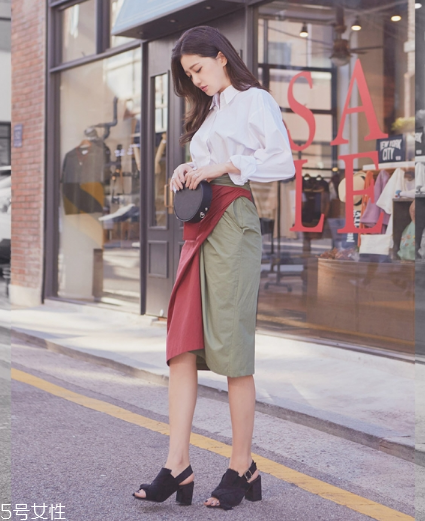 韓版襯衫怎么穿好看？干練帥氣不掉分