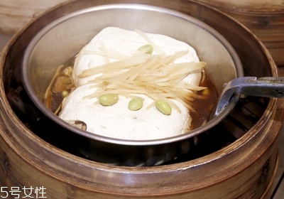 臭豆腐為什么那么臭吃起來(lái)香 臭豆腐為什么那么臭吃起來(lái)香