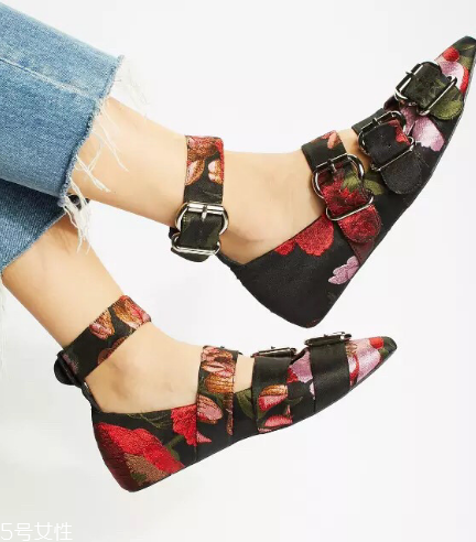 jeffrey campbell鞋子價(jià)格 超平價(jià)的美國(guó)品牌 jeffrey campbell鞋子價(jià)格 超平價(jià)的美國(guó)品牌