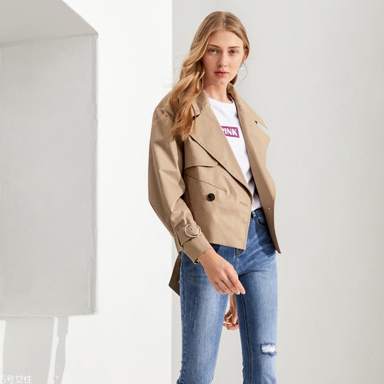 如何挑選風(fēng)衣？這些款式穿10年不過時(shí)