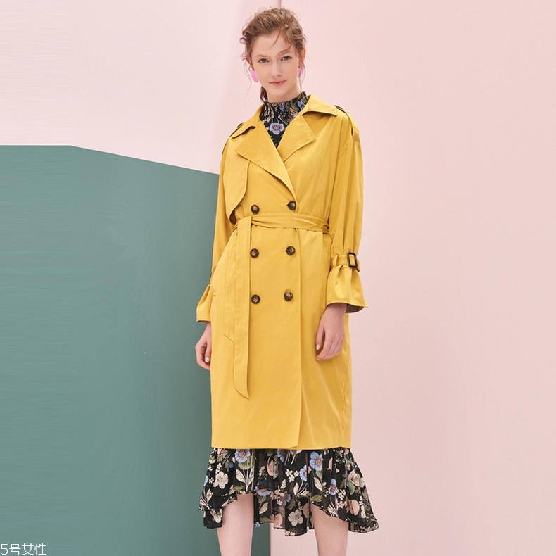 如何挑選風(fēng)衣？這些款式穿10年不過時(shí)