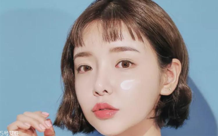 敏感痘痘肌用什么散粉？油痘皮膚化妝品推薦