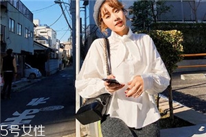 襯衫扣子扣幾個(gè)？襯衫扣子這樣扣