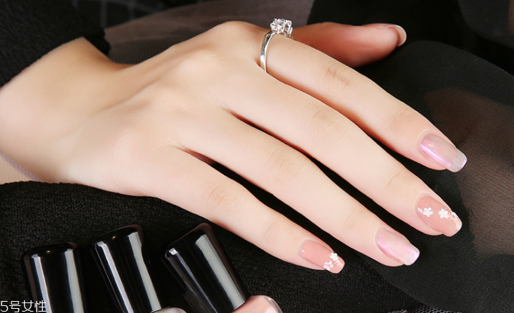 2018日式櫻花美甲圖片大全 粉嫩溫柔超可愛(ài)