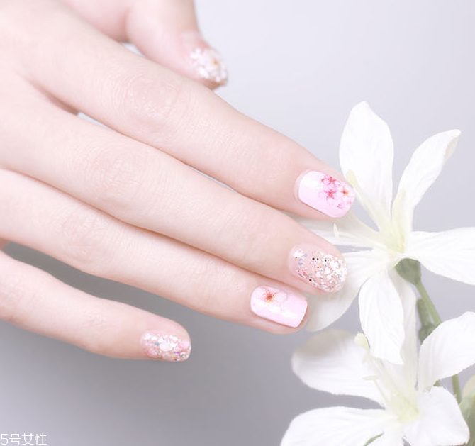 2018日式櫻花美甲圖片大全 粉嫩溫柔超可愛(ài)