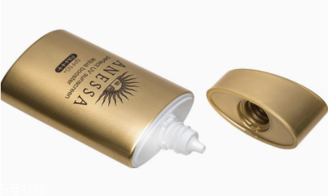 皮膚黑用什么護(hù)膚品好？拯救黑皮三步走