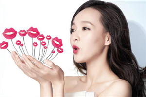 精華液和乳液哪那個先用 女生必須知道的護膚常識 精華液和乳液哪那個先用 女生必須知道的護膚常識