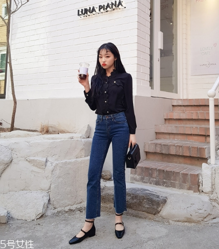 黑色蕾絲上衣怎么搭配？拒絕庸俗裝扮