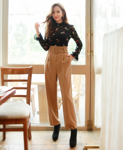 黑色蕾絲上衣怎么搭配？拒絕庸俗裝扮