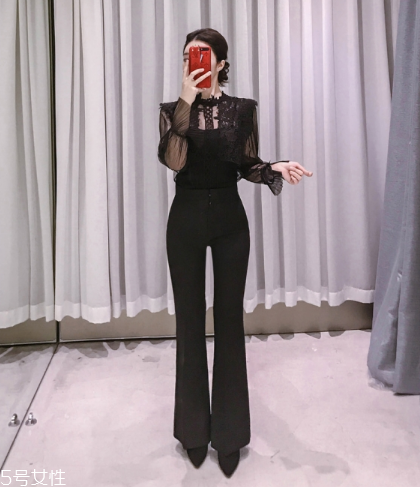 黑色蕾絲上衣怎么搭配？拒絕庸俗裝扮
