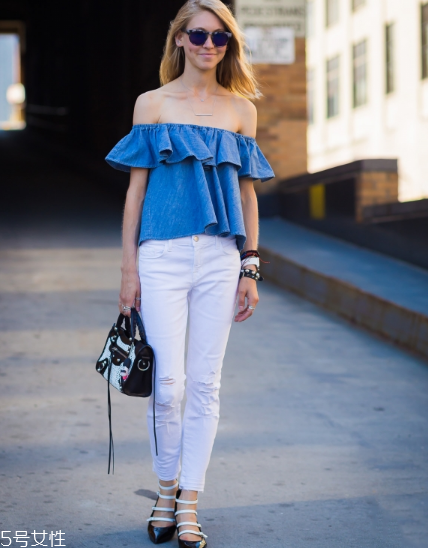 荷葉邊上衣配什么褲子？塑造浪漫小女人氣質(zhì)