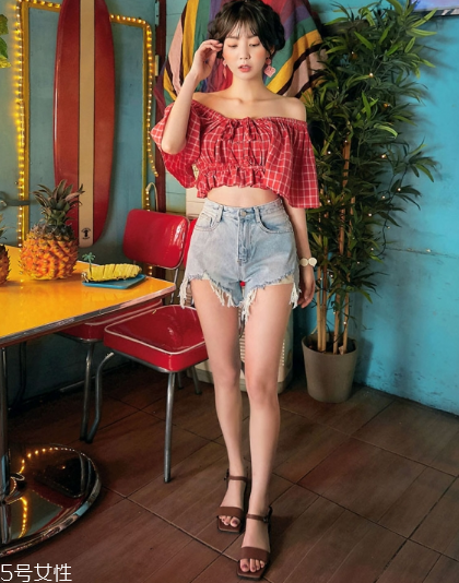 格子上衣配什么褲子好看？打造萌系少女范兒