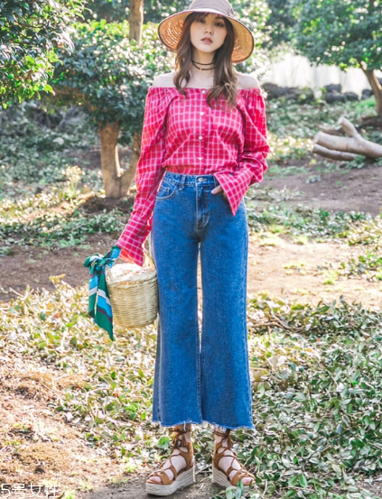 格子上衣配什么褲子好看？打造萌系少女范兒