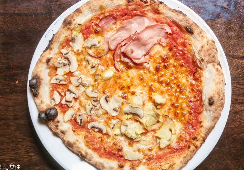 意式披薩和美式披薩的區(qū)別是什么 意式披薩和美式披薩的區(qū)別是什么