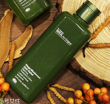 為什么油皮會(huì)變成干皮？三個(gè)油皮護(hù)膚誤區(qū)