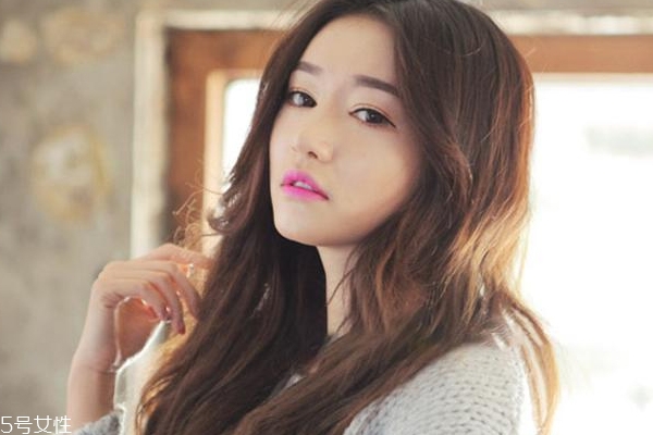 黃皮不適合什么口紅？這4個色號上唇是災難