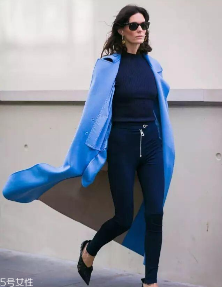 風(fēng)衣可以配運(yùn)動(dòng)褲嗎？高級穿搭瞬間get