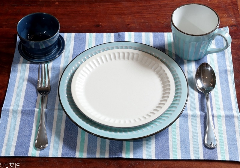 餐桌裝飾布置圖片 餐桌布置的4大重點 餐桌裝飾布置圖片 餐桌布置的4大重點