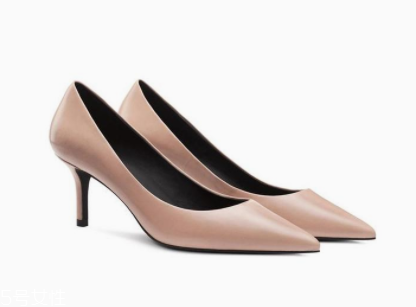 腿短粗適合穿什么鞋子？尖頭高跟鞋氣場兩米八