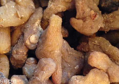 黃精和黃芪能一起泡水喝嗎 沒(méi)有中藥配伍禁忌 黃精和黃芪能一起泡水喝嗎 沒(méi)有中藥配伍禁忌