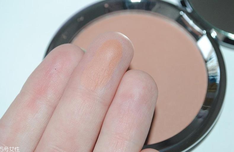 香緹卡干濕兩用粉餅好用嗎？遮瑕力很強(qiáng)可以蓋住痘印