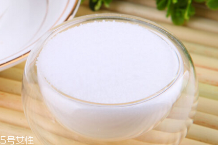 食鹽去黑頭有用嗎 食鹽去黑頭的方法步驟 食鹽去黑頭有用嗎 食鹽去黑頭的方法步驟