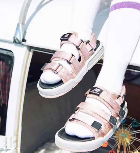 涼鞋買(mǎi)小了怎么辦？鞋子要穿合適的