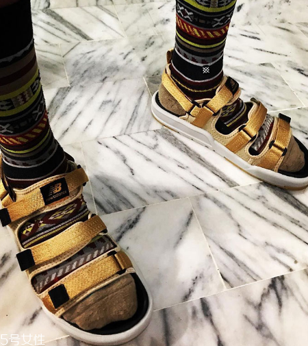 涼鞋買(mǎi)小了怎么辦？鞋子要穿合適的