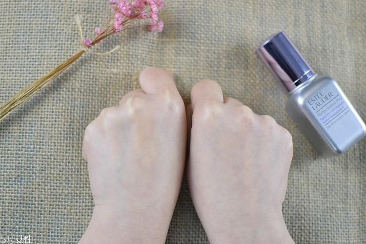 雅詩(shī)蘭黛線雕精華適合熟齡肌嗎？