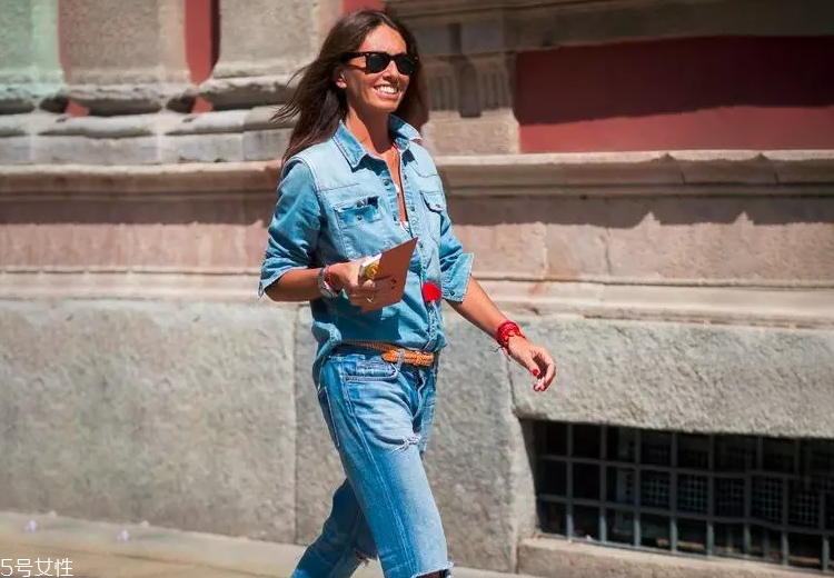 2022流行什么樣的牛仔外套？這8款最酷最百搭