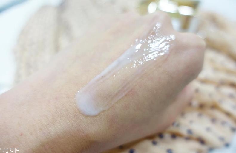 迪奧花蜜水怎么樣？深度滋養(yǎng)干性肌膚