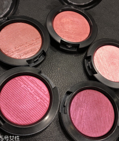 魅可2018新品立體絨光腮紅試色 超閃細(xì)膩光芒 魅可2018新品立體絨光腮紅試色 超閃細(xì)膩光芒
