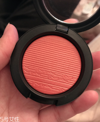 魅可2018新品立體絨光腮紅試色 超閃細(xì)膩光芒 魅可2018新品立體絨光腮紅試色 超閃細(xì)膩光芒