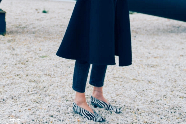 2022春夏流行穿什么中跟鞋？三種款式優(yōu)雅不累腳