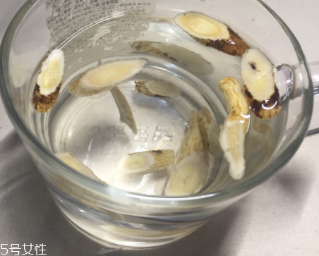 黃芪是甘草嗎？不是一種東西